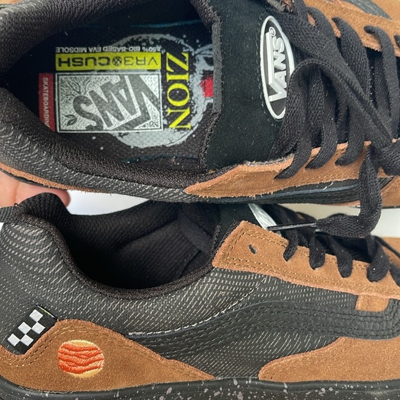 Vans WMNS Zahba
Zion Wright Brown/Multi
VN00070QBF0
Sneakers - Picture 13 of 16